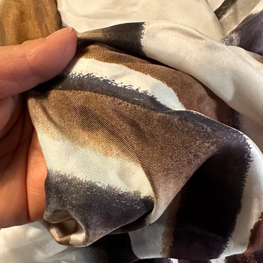 ROBERT LEE MORRIS 100% silk Woman's Scarf in Cream, Brown & dark gray - Picture 4 of 12